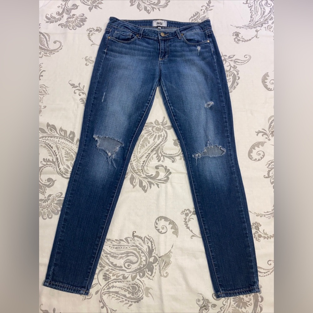 Paige Verdugo Ultra Skinny Jeans
Women's SZ 29 Blue Dark Wash
Distressed stretch